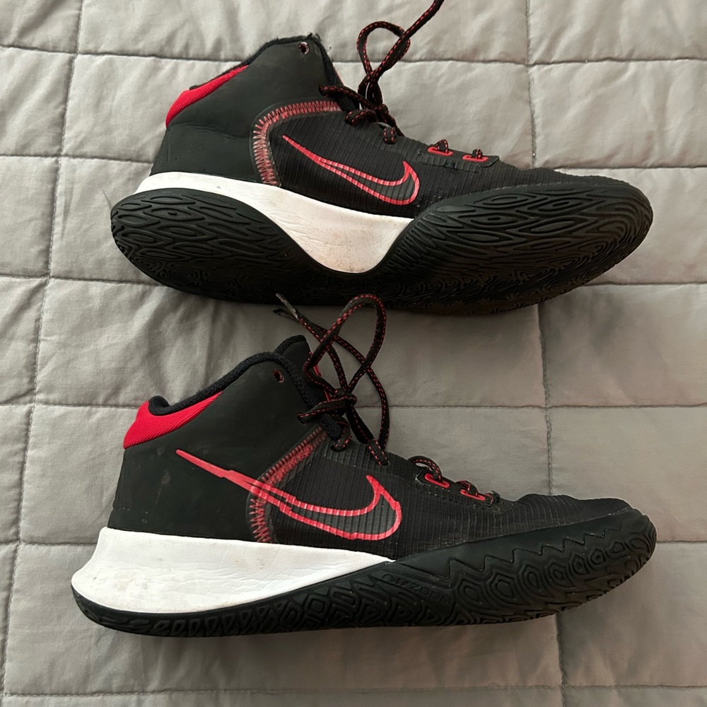 Nike Black and Red Athletic Sneakers